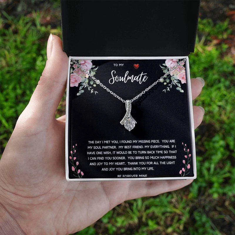 To My Soulmate Alluring Beauty Necklace