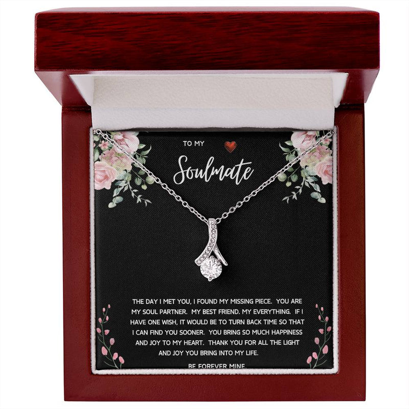 To My Soulmate Alluring Beauty Necklace